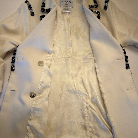 Chanel Paris Bombay Runway Collection Jacket - Picture 12 of 14